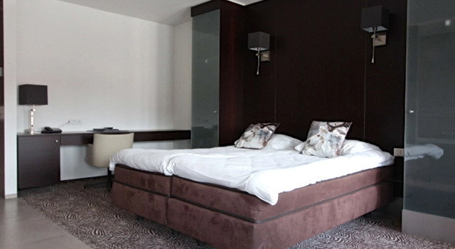 Трёхместный номер Deluxe Golden Tulip West Ende