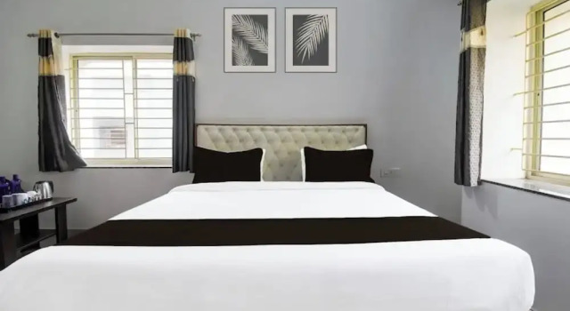 Hotel Crystal INN, Rezerwuj Hotel Hotele w Bhubaneshwar z parkingiem, Parking
