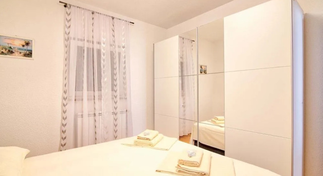 Apartment 1835