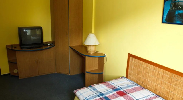 Restaurace-Penzion U Pilota, Rezerwuj Hotel Hotele w Central Bohemia z parkingiem, Parking