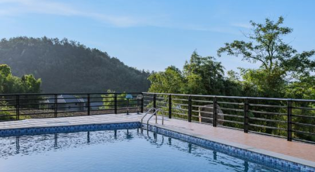 Bamboo Sea Villa & Starry Sky Pool · Parent-Child Vacation Guesthouse, Boek Villa Huzhou Zhejiang
