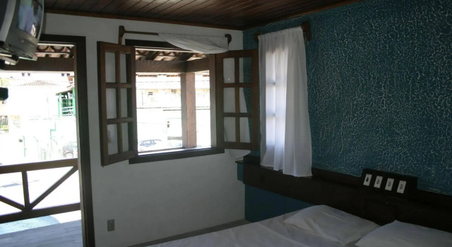 Small Porto Hotel, Забронировать Отель Отели Порту-Сегуру с бассейном, Бассейн
