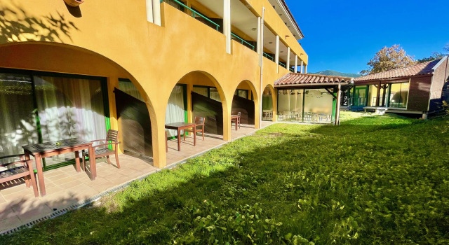 Sure Hotel by Best Western Gemenos en Provence, Забронировать Отель Отели Буш-дю-Рон с парковкой, Парковка