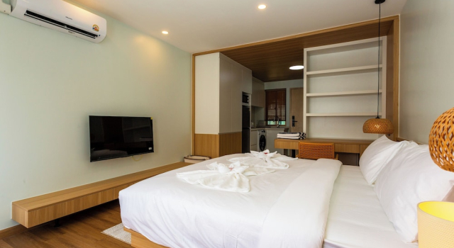 Prime Location 1BR New Condo C269