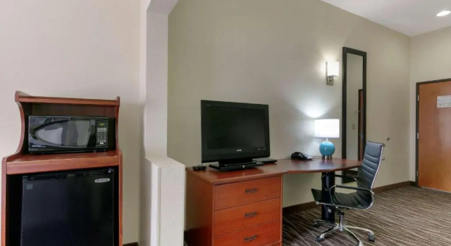 Люкс Sleep Inn & Suites Montgomery East I-85