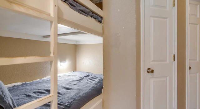 Seascape 2105 1 Bedroom Condo by RedAwning