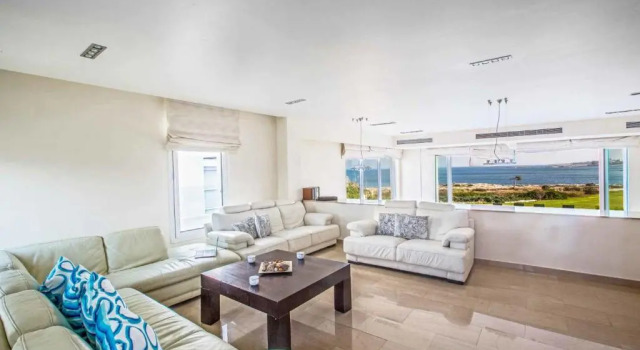 Villa Rhea