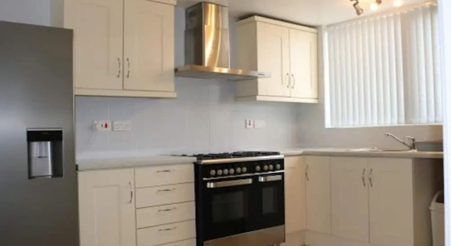 Коттедж 12 Guests 5-bedroom House in Central Birmingham