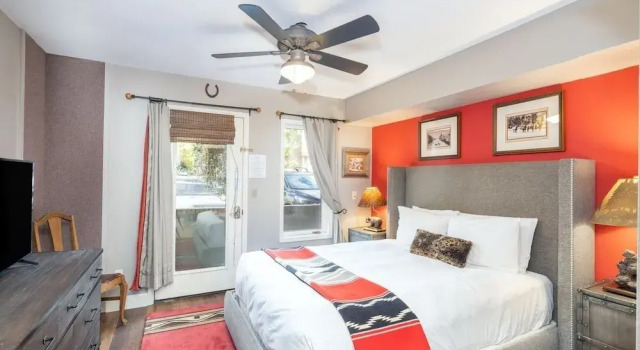 Ground Floor W/ River Trail Patio + Walk To Chair 7! Viking Lodge 116 1 Bedroom Condo by RedAwning, Забронировать Апартаменты/квартира Апартаменты Теллурайд, рядом с Oak Street Lift, Апартаменты/квартира