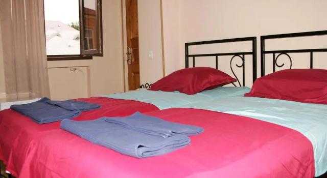 Трёхместный номер Standard с балконом Two Towers Guest House