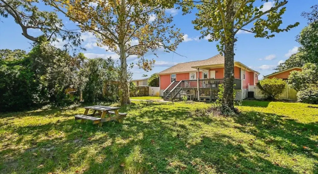 Коттедж с 2 комнатами 2340 Grand Oaks Ln 2 Bedroom Home by RedAwning