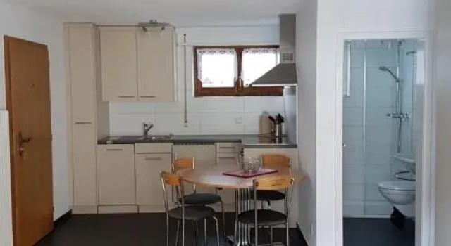 Haus Alpen, Забронировать Апартаменты/квартира Отели Лейкербад с парковкой, рядом с Горнолыжный подъемник Геммибан, Парковка