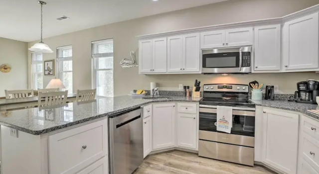 Modern Escape in the Heart of Murrells Inlet, Забронировать Дом для отпуска Коттеджи Южной Каролины, Коттедж