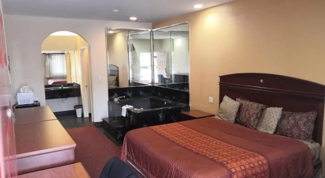 Одноместный номер Deluxe Scottish Inn & Suites