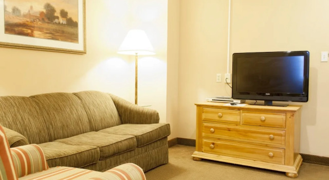Люкс c 1 комнатой Country Inn & Suites by Radisson, Cedar Falls, IA