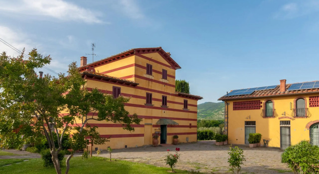 Welcoming Mansion with Swimming Pool inTuscany