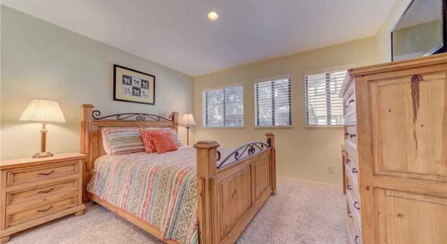 Powder Village Condominium E5, Rezerwuj Hotel Hotele w Sunriver z parkingiem, Parking