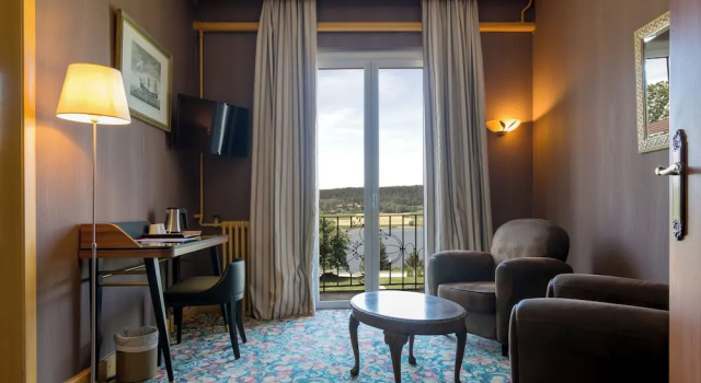 Люкс с видом на озеро Hôtel-Restaurant Le Lac