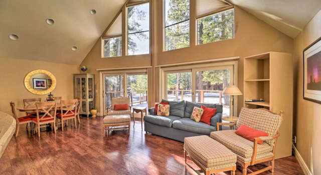 Коттедж 4 Mi to Dtwn Truckee: Tahoe Donner Home w/ Hot Tub