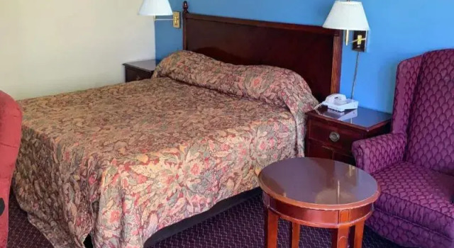Четырёхместный номер Standard Super Inn & Suites by OYO Milledgeville