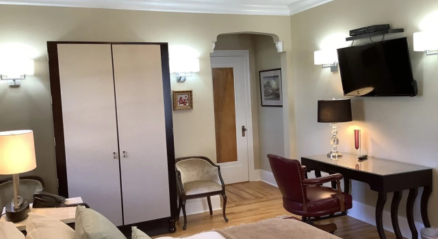 Manoir Chamberland (Adults Only, No Pets), Prenota Hotel Montebello Outaouais