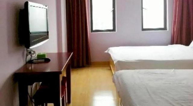 Jienasi Business Hotel, Book Hotel Hoteller i Beibei med parkering, Parkering