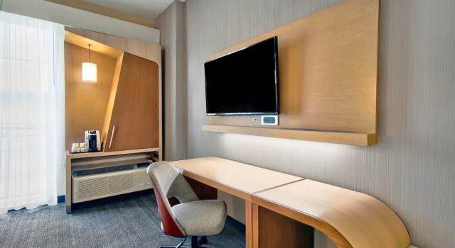 Четырёхместный номер Standard с видом на внутренний двор Courtyard by Marriott Nashville Green Hills