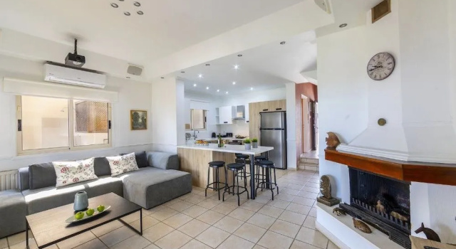 Meneou Beachfront Villa 5, Boek Villa Meneou Larnaca