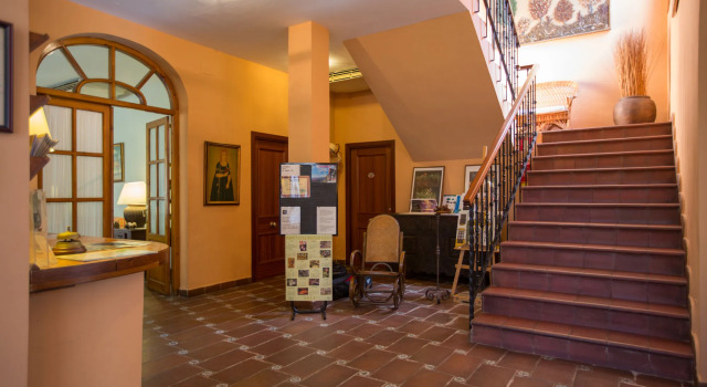 Hotel Humaina, Забронировать Отель Ciudad Jardin Малага