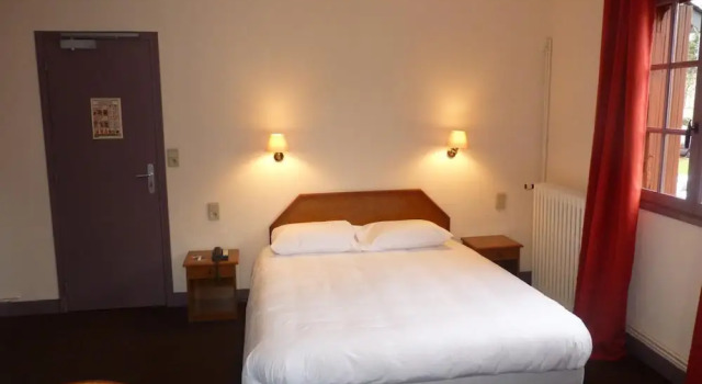 La P Tite Auberge, Book Hostel Lillebonne 