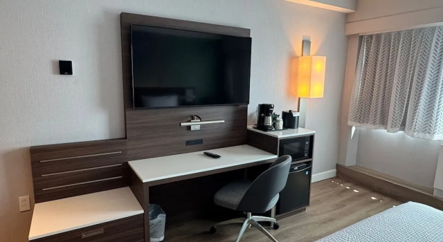 Двухместный полулюкс Armon Plaza Montreal Airport