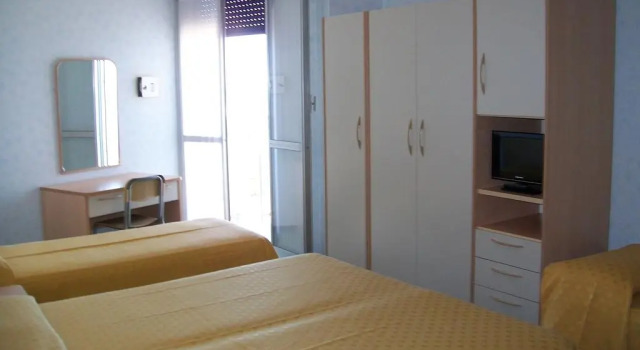 Hotel Maxims, Забронировать Отель Отели Побережья Абруццо с бассейном, Бассейн