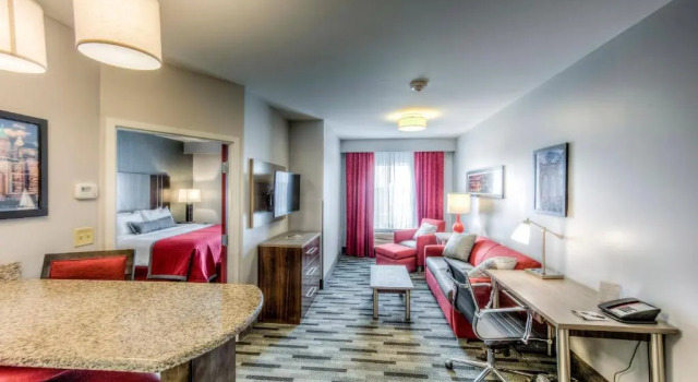 Двухместный люкс c 1 комнатой Staybridge Suites - University Area OSU by IHG