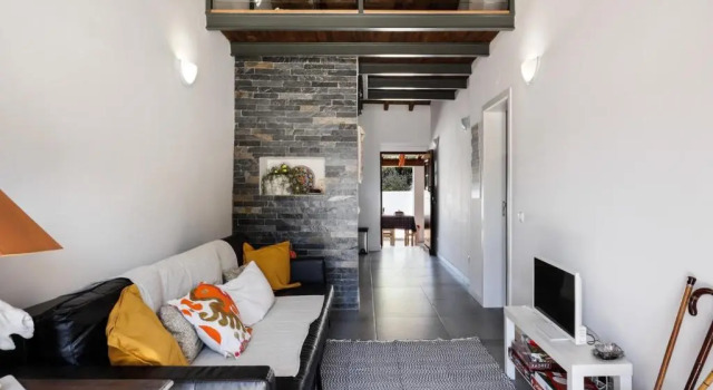 Casa da Fonte / Fountain House