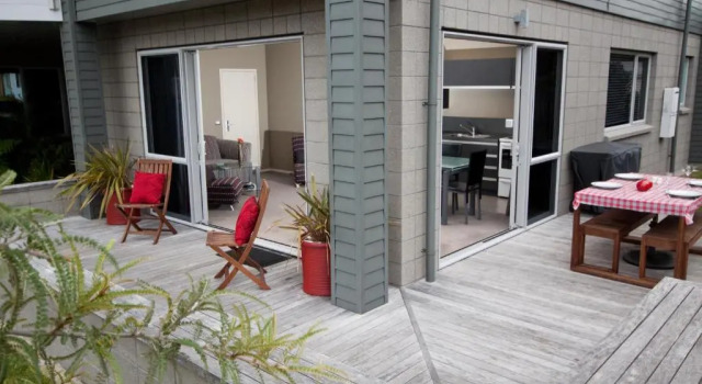 Апартаменты Bay Breeze Accommodation