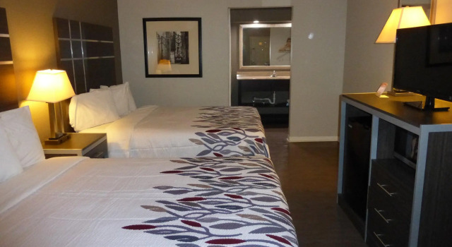 Четырёхместный номер Deluxe Red Roof Inn Columbia, TN