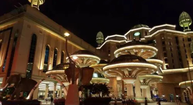 Luxury Resort Suites@ Sunway City, Забронировать Курортный отель Отели Петалинг-Джая 4 звезды, рядом с Медицинский центр Сануэй, 4*