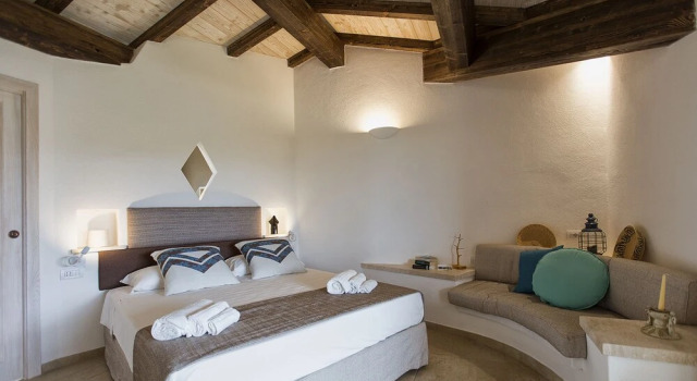Villa Nicoletta, Book Villa Villaer i Emerald Coast, Villa