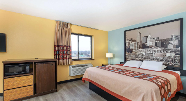 Super 8 by Wyndham Eddyville/Kuttawa, Book Hotel Hoteller i Kuttawa med pool, Swimmingpool