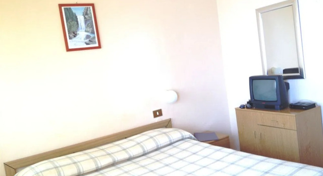 C Mea, Prenota Hotel Stresa 