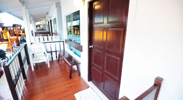 Номер Standard с балконом Phi Phi Twin Palms Bungalow