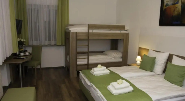 Семейный номер Standard B&B Outlet Hotel