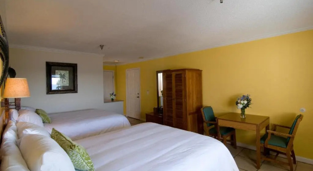 Четырёхместный номер Standard с видом на океан Ocean Isle Inn