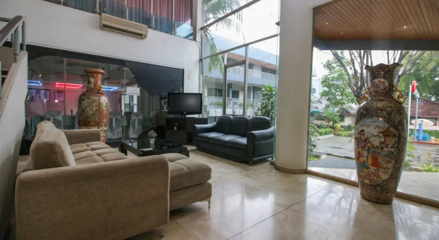 Airy Eco Kebayoran Baru Blok S Senayan 87 Jakarta, Забронировать Отель Отели Джакарты с парковкой, рядом с Satria Mandala Museum, Парковка