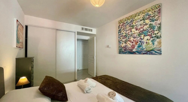 One Bedroom Flat Near Monaco