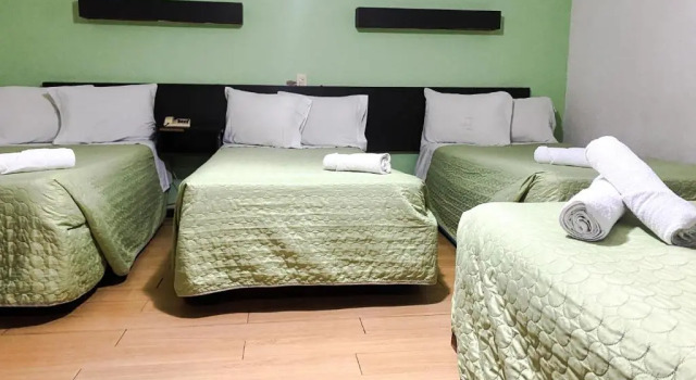Четырёхместный номер Standard Hotel Trevi