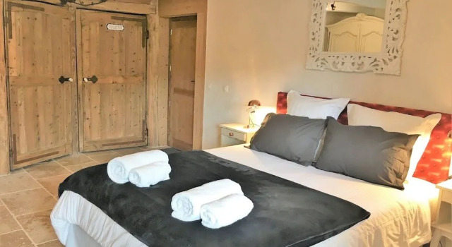 B&B Les Lodges de la Cascade, Rezervovat Penzión se snídaní Hotely v Yenne se snídaní, Snídaně