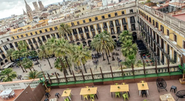 Kabul Party Hostel Barcelona, Забронировать Хостел Хостелы Барселоны, рядом с Королевская площадь, Хостел