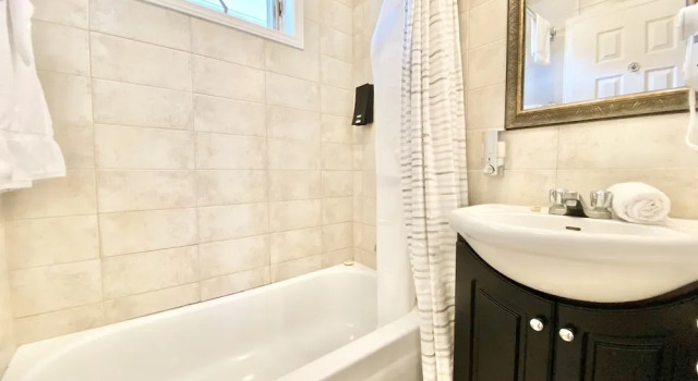Четырёхместный номер Comfort с балконом La Plage Motel