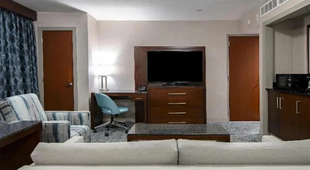 Двухместный полулюкс Standard DoubleTree by Hilton - Kamloops